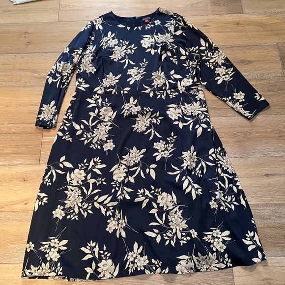 Vince Camuto Silk Dress - Picture 3 of 15